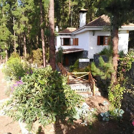 Dom wakacyjny Floral Garden House *